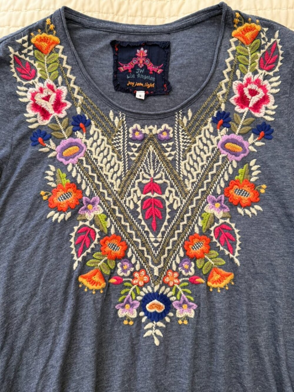 Johnny Was Embroidered Poly cotton Scoop neck elbow sleeve top S